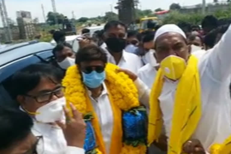 a grand welcome to bala krishna at hindhupuram