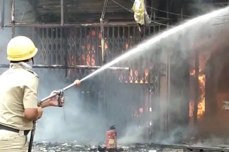 Fire at sandhyabazar in howrah