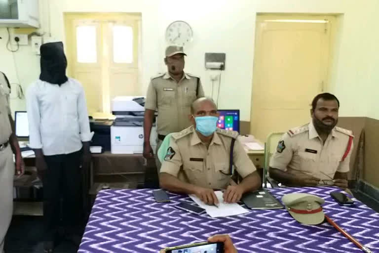 police arrested accused at murder case in vetapalem  prakasam district