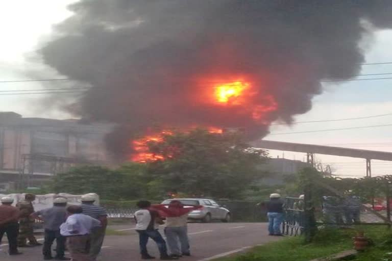 fire-in-transformer-of-bokaro-bpcl-plant