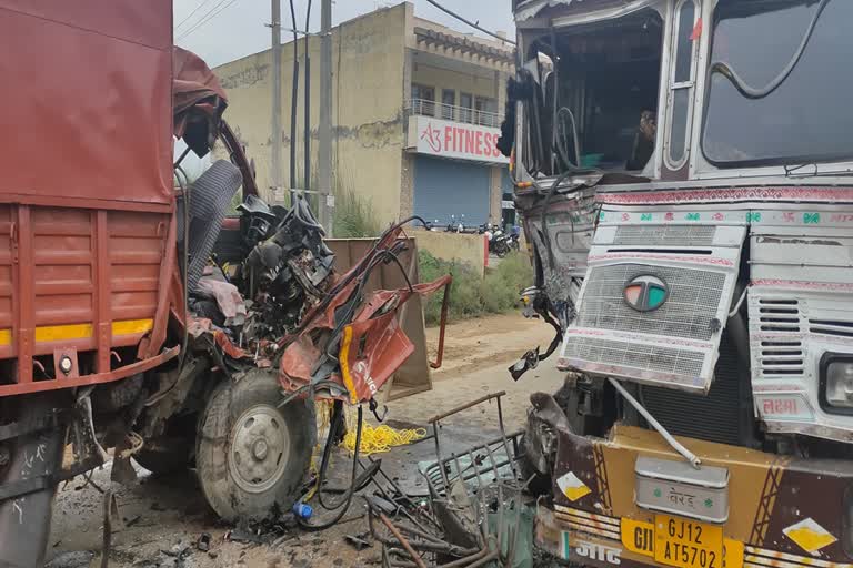 one dead and 4 injured in road accident in kharkhoda sonipat