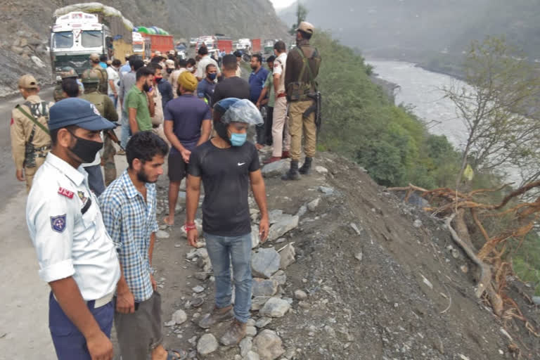 ten passengers missing one injured as vehicle plunges into Chenab river in Ramban