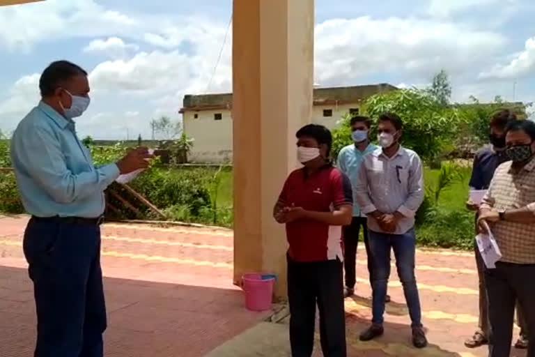 Youths submit memorandum to SDM in support of Air Force soldier Vivek Patel