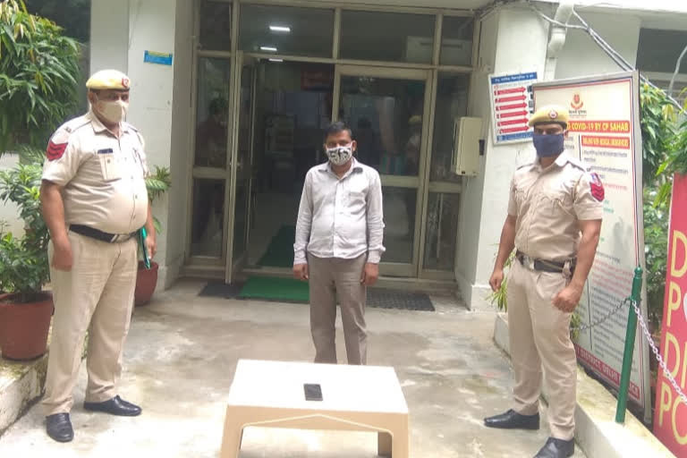 Kalkaji police arrested an accused in south delhi