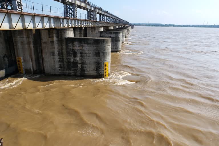 flood water reduced in mundali