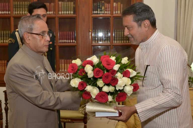 photo of nadagowda appaji with Pranab mukarji