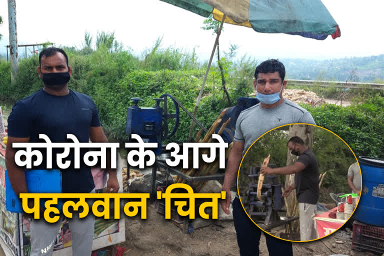 Rakesh kumar selling sugarcane juice