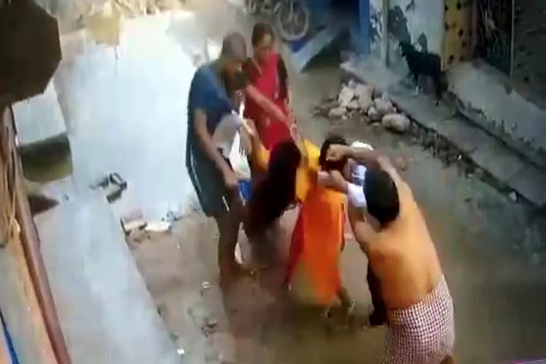 Neighbors beat husband and wife in Faridabad