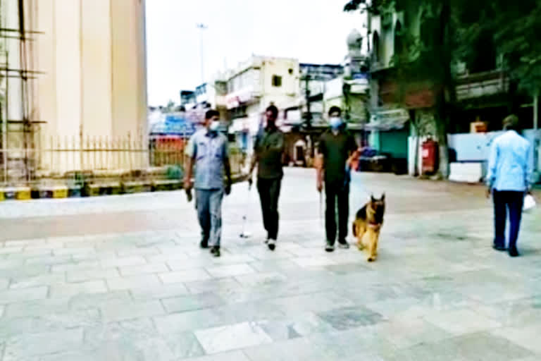 checking at charminar with bomb squad due to ganesh immersion