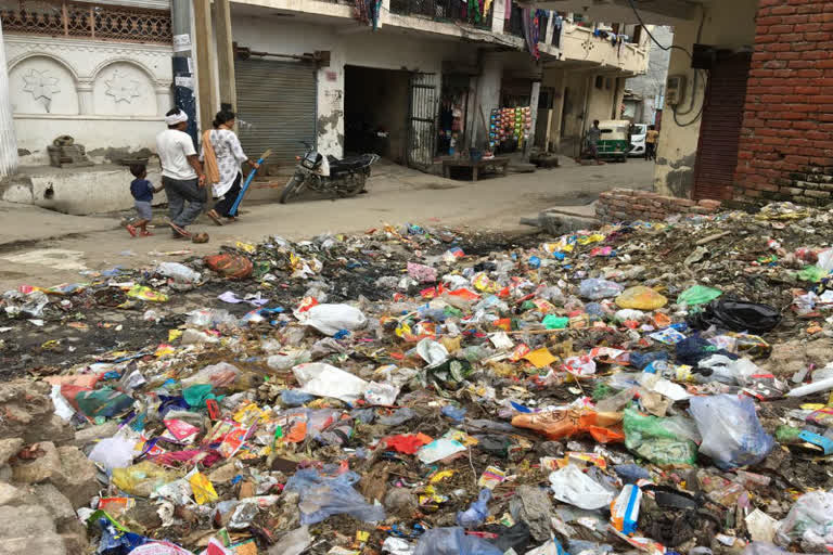 Litter dumped in Tughlapur village of Greater Noida