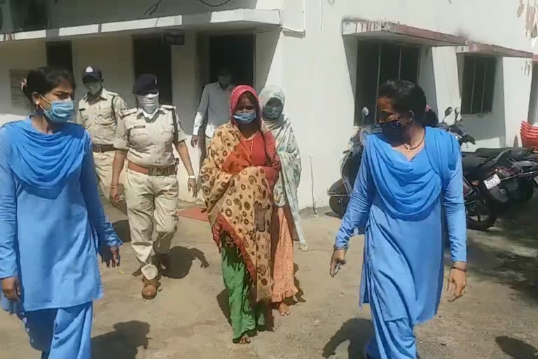 Wife killed husband by giving money in jhabua