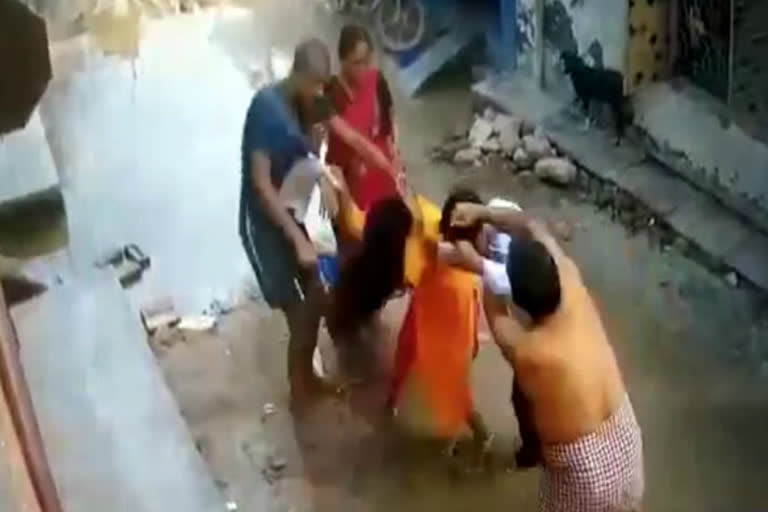 Neighbors beat husband and wife in Faridabad