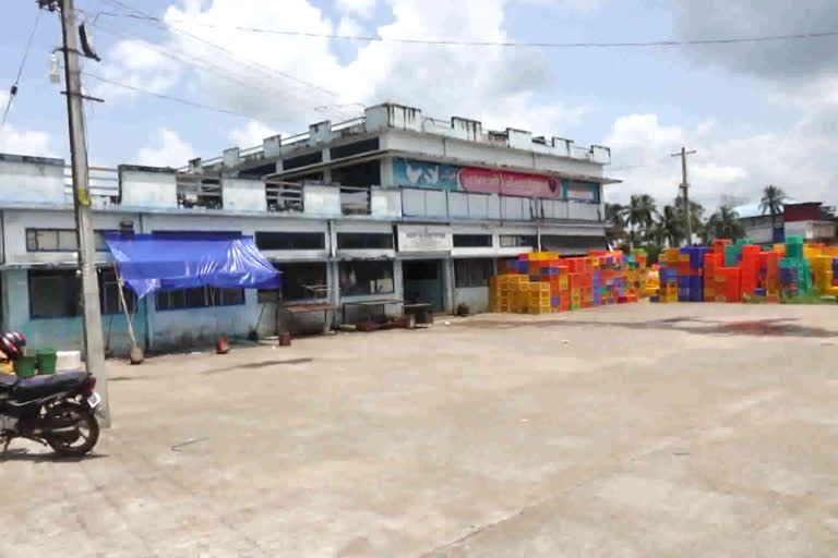 Pattambi fish market reopened  Pattambi fish market  പട്ടാമ്പി മത്സ്യമാർക്കറ്റ്  പട്ടാമ്പി മത്സ്യമാർക്കറ്റിന്‍റെ പ്രവർത്തനം പുനരാരംഭിച്ചു  പാലക്കാട്  palakkad