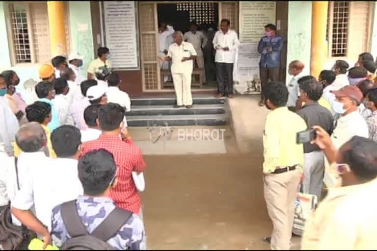 Promotion process is not fair ; Yadgiri teachers