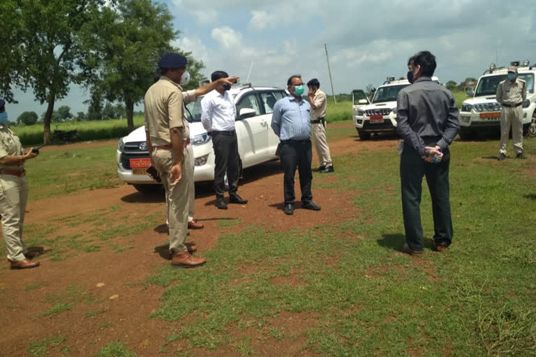 Officers including collector, SP reached Pohri before CM's visit