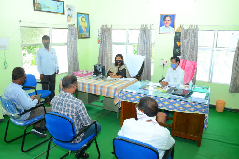 trainee collector garima agarwal visit yadagirigutta