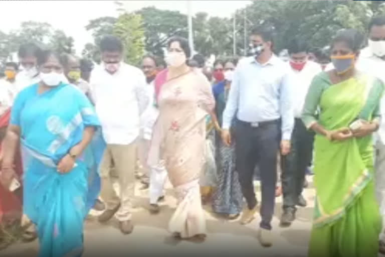 minister satyavathi ratod visited ramappa fond