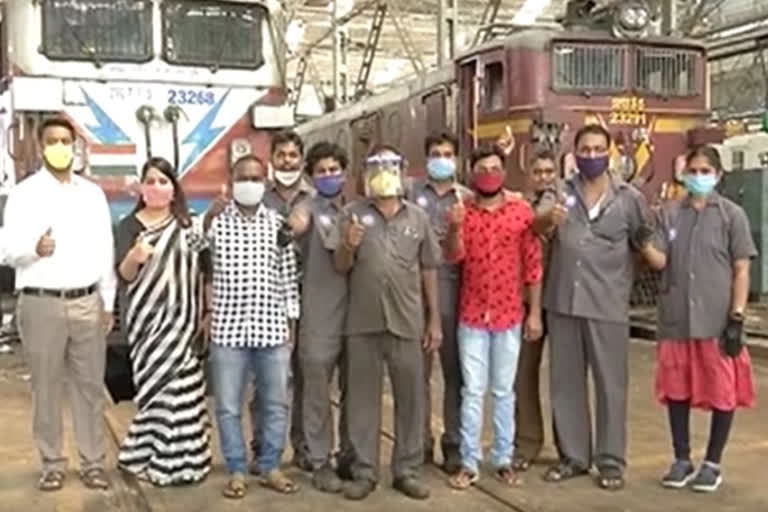 wap-4-passenger-locos-were-clubbed-together-in-vijayawada