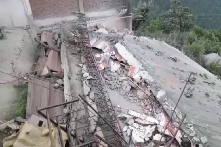 Three-storey building collapsed in Nahan