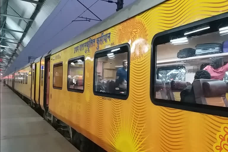 tejas exp