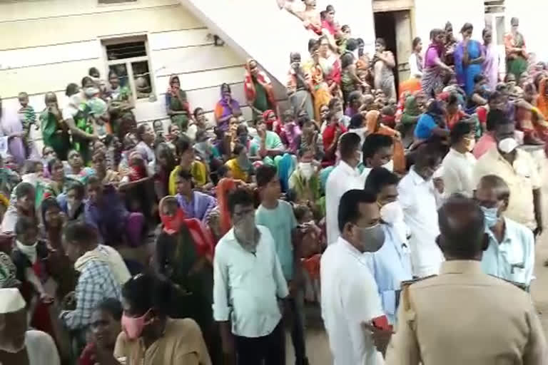 ಹುತಾತ್ಮ ಯೋಧನ ಮನೆಗೆ ಜಿಪಂ ಅಧ್ಯಕ್ಷೆ ಭೇಟಿ