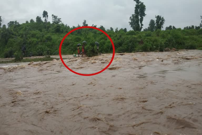 Police rescued villagers stranded in flood