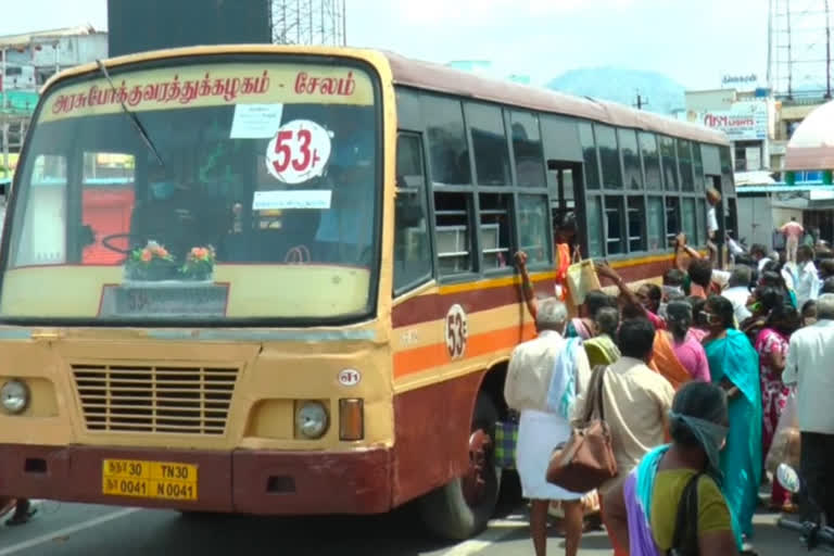 Salem buses with over crowd and no social distancing fears spread of COVID-19