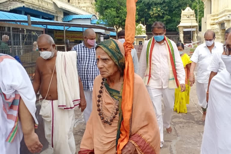 narayanedra saraswathi at dwaraka tirumala