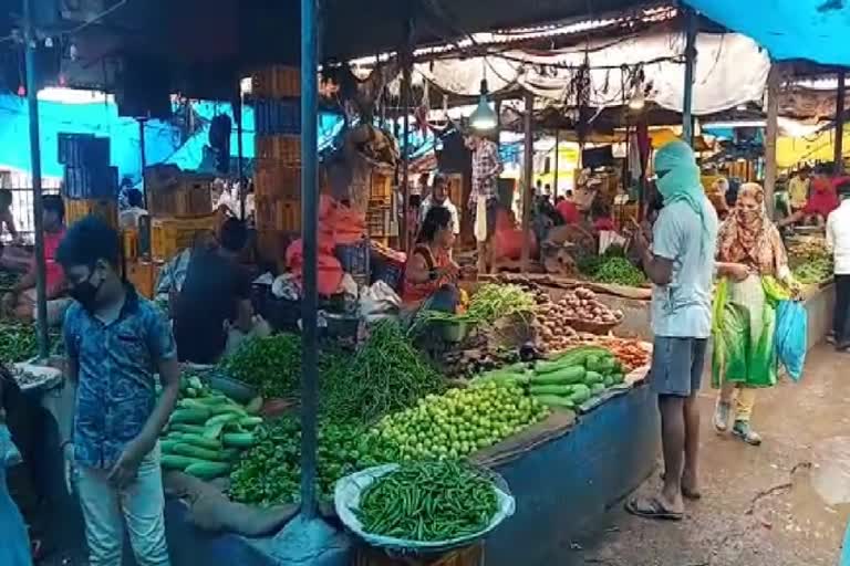 vegetable-seller-upset-due-to-rising-prices-of-vegetables