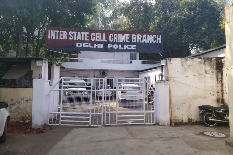 delhi crime branch arrested miscreants involved in robbery absconded from 8 years