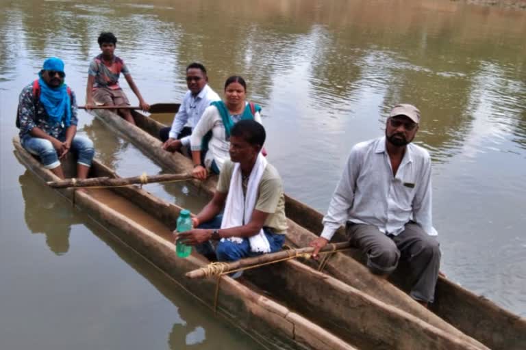 District president reached flood affected area of bhopalpatnam by boat