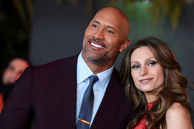 dwayne johnson covid positive  dwayne johnson family covid positive  dwayne johnson corona positive  hollywood covid cases  നടന്‍ ഡ്വെയ്ന്‍ ജോണ്‍സണും കുടുംബത്തിനും കൊവിഡില്‍ നിന്നും മുക്തി  ഡ്വെയ്ന്‍ ജോണ്‍സണും ഭാര്യ ലോറെനും  ഹോളിവുഡ് നടനും നിര്‍മാതാവും ഗുസ്തിക്കാരനുമായ ഡ്വെയ്ന്‍ ജോണ്‍സണ്‍