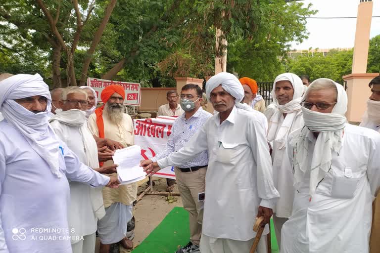 bharatiya kisan sabha protest at dc office hisar