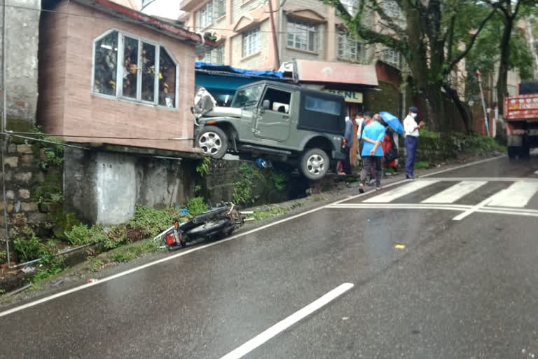 road accident in dharamshala