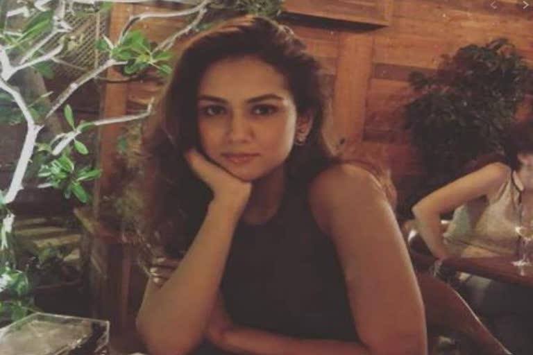 mira rajput looks stunning in her latest post but its her witty caption thats winning over the internet