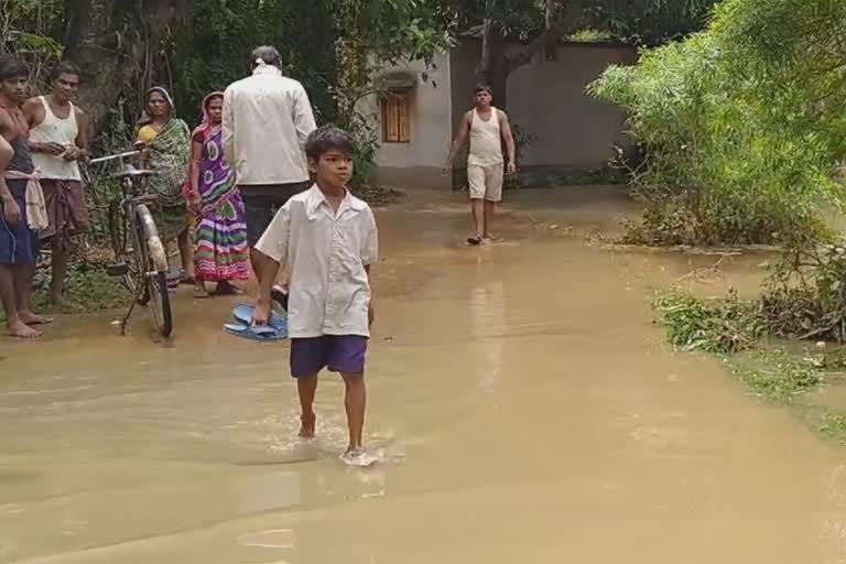 ଯାଜପୁରରେ ଲୋକଙ୍କ ଯନ୍ତ୍ରଣା ବଢାଉଛି ବନ୍ୟା, ରିଲିଫ ଯୋଗାଣ ପ୍ରଶାସନ ପାଇଁ ପାଲଟିଛି ଚ୍ୟାଲେଞ୍ଜ