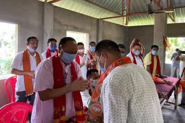 27 others party member joining  bjp at diphu