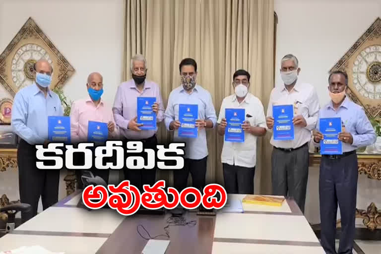 'పోస్ట్ లాక్​డౌన్ రీస్టార్ట్ మాన్యువల్ ' పుస్తకాన్ని ఆవిష్కరించిన కేటీఆర్​