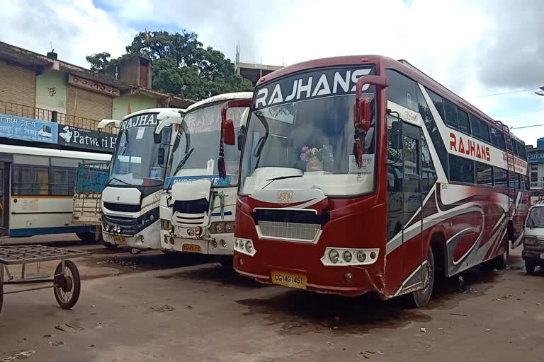 bus-operators-are-not-getting-a-ride-due-to-corona-virus-in-jashpur