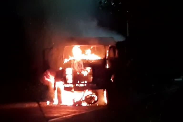 head-on collision between a lorry and a bike in Digh