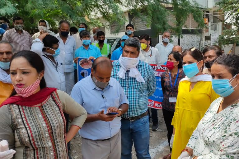 SDMC chairperson inspected south delhi areas under gandgi bharat chodho abhiyan