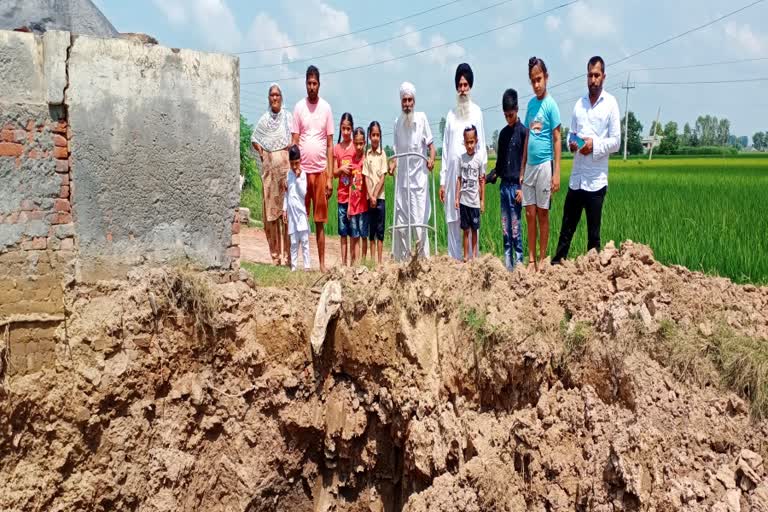 Mud stolen in village bhagal guhla cheeka