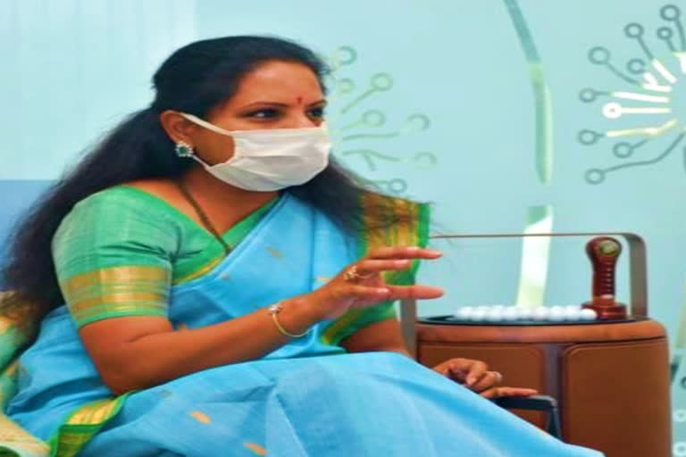 former mp kavitha help by responding to tweet