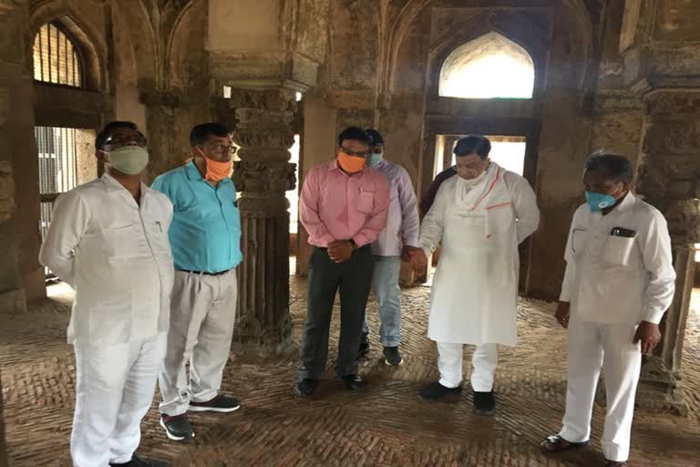 mla kamal gupta inspects gujari mahal