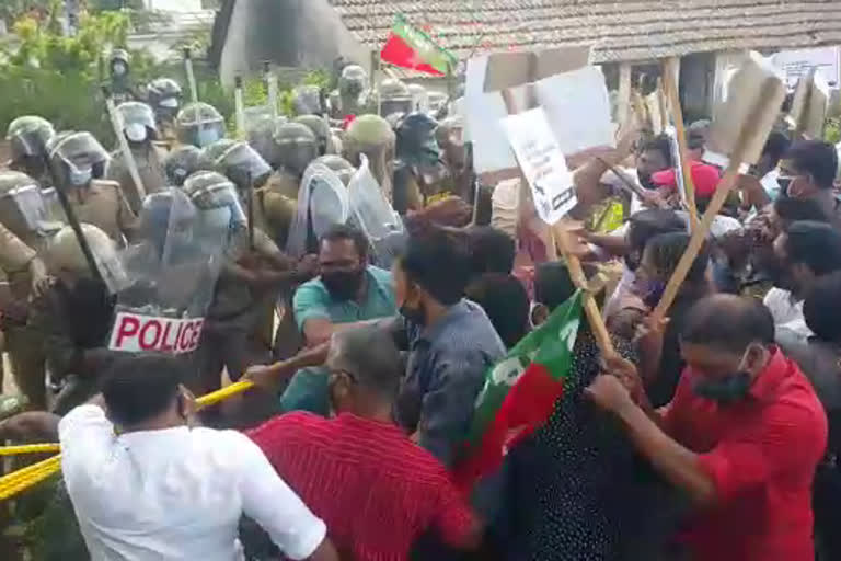 sdpi  sdpi march  march wayanad  കസ്റ്റഡി മർദനം  എസ്‌ഡിപിഐ പ്രതിഷേധ മാർച്ച്  എസ്‌ഡിപിഐ