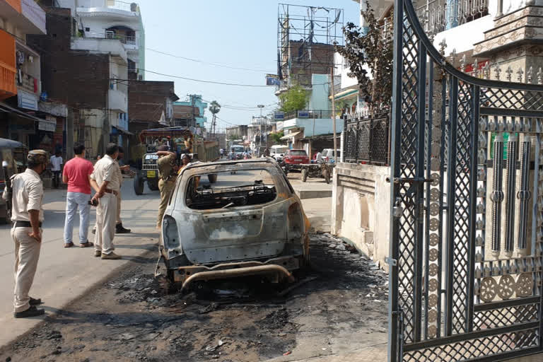 اس سانحے کے بعد پولیس معاملے کی تحقیقات میں مصروف ہے، تاہم نامعلوم بدمعاشوں کے خلاف ایف آئی آر درج کی گئی ہے