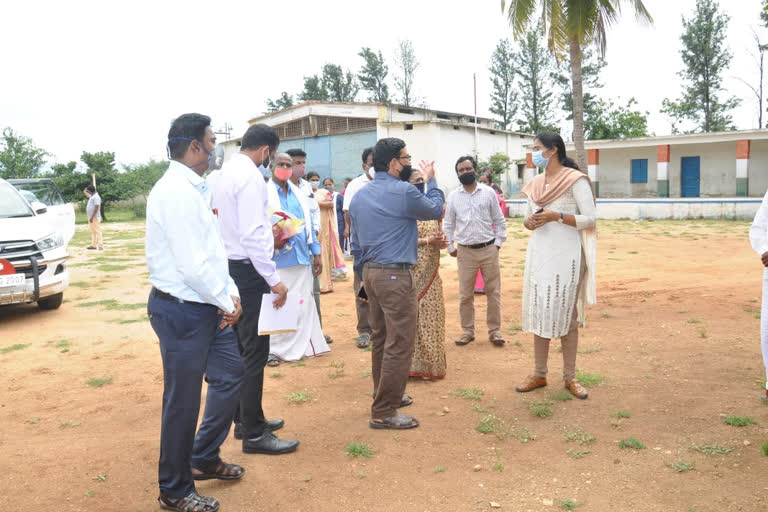 CEO Nandini visits schools