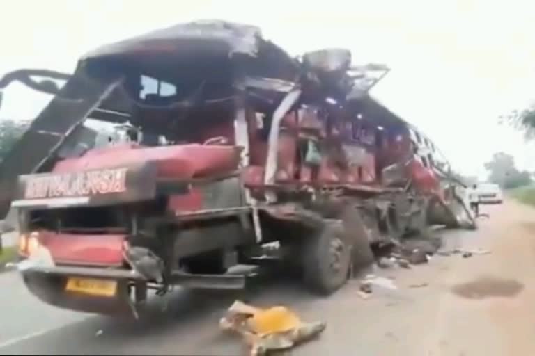 bus-truck collision in Raipur