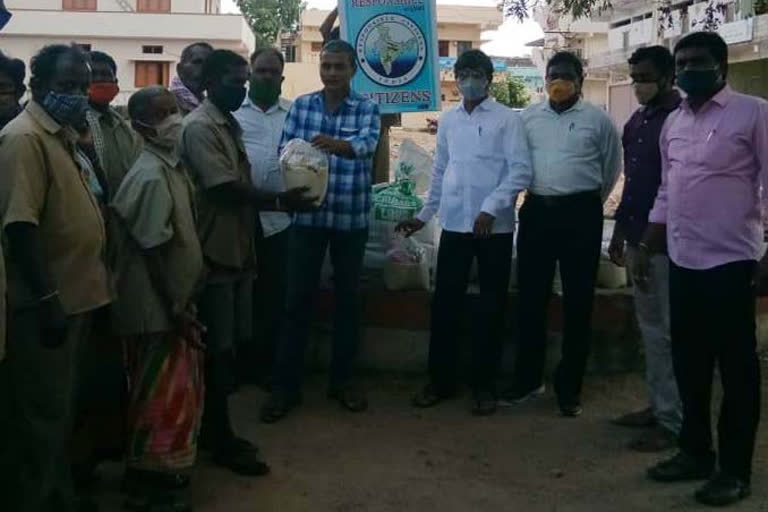 Distribution of essentials to sanitation workers Dis