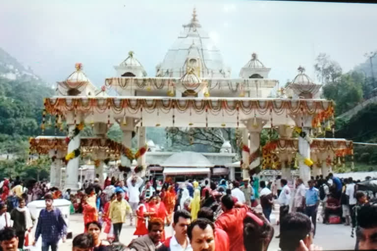 prasad-of-kashi-vishwanath-and-vaishno-devi-will-be-found-sitting-at-home